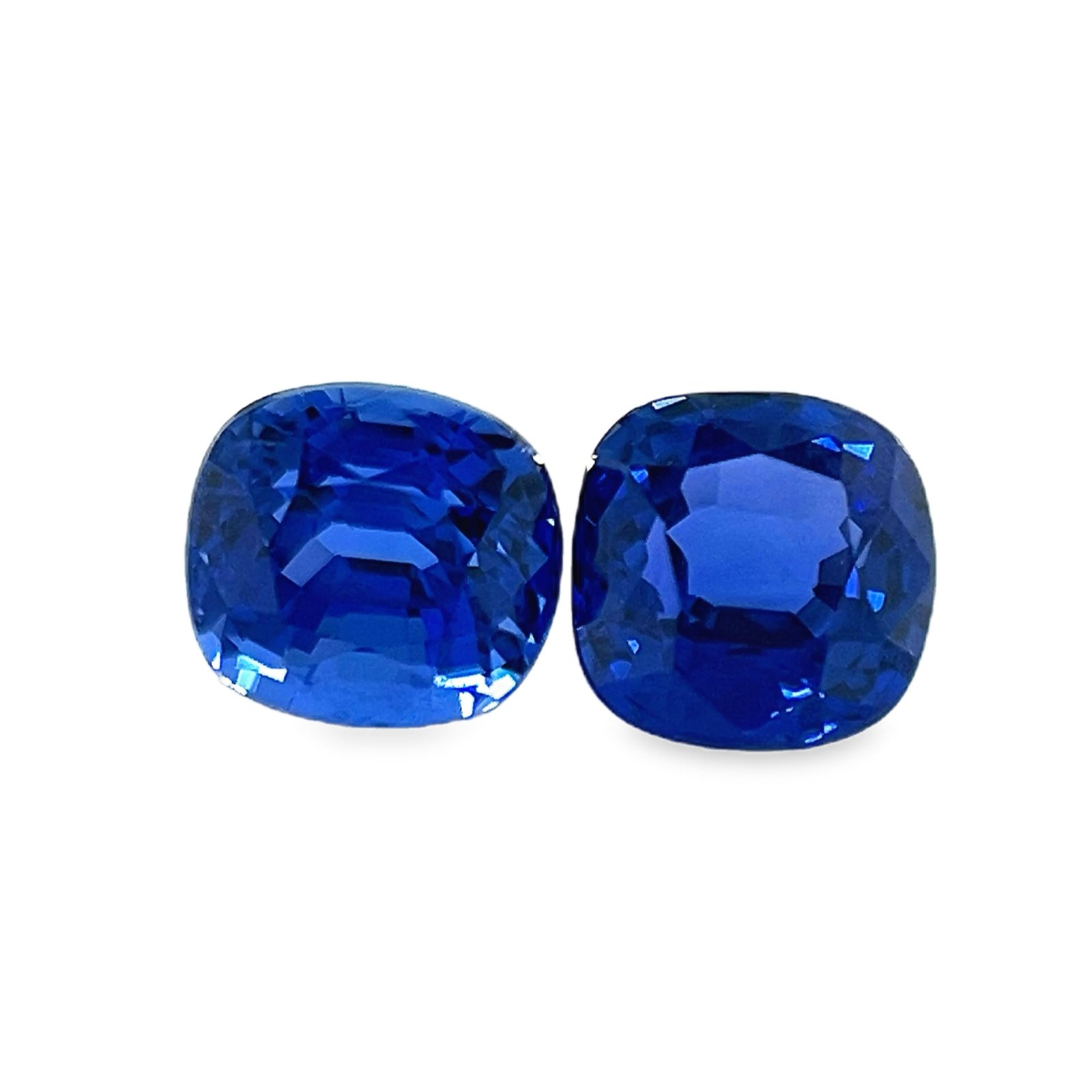 Blue Sapphire - Cushion (Pair) - 5.4 x 5.1 mm - 1.79 ct
